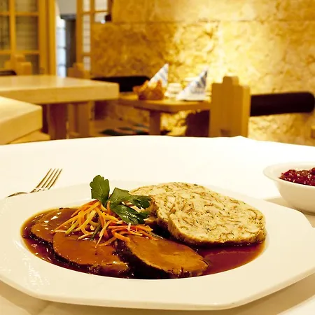 Zur Post Hotel 4*